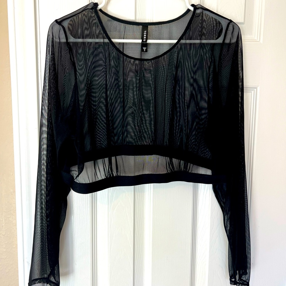 Torrid Size 3 long sleeve mesh cropped under it all top